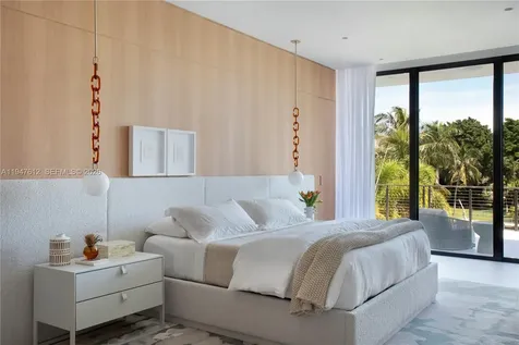 7333 Belle Meade Boulevard Miami FL 33138