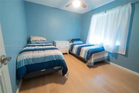 7674 NW 88th Lane Tamarac FL 33321