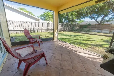 7674 NW 88th Lane Tamarac FL 33321