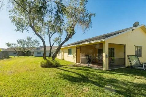 7674 NW 88th Lane Tamarac FL 33321