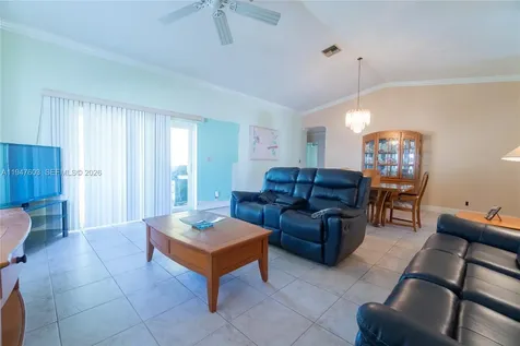 7674 NW 88th Lane Tamarac FL 33321
