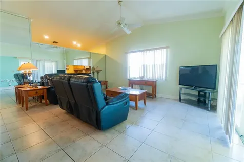 7674 NW 88th Lane Tamarac FL 33321