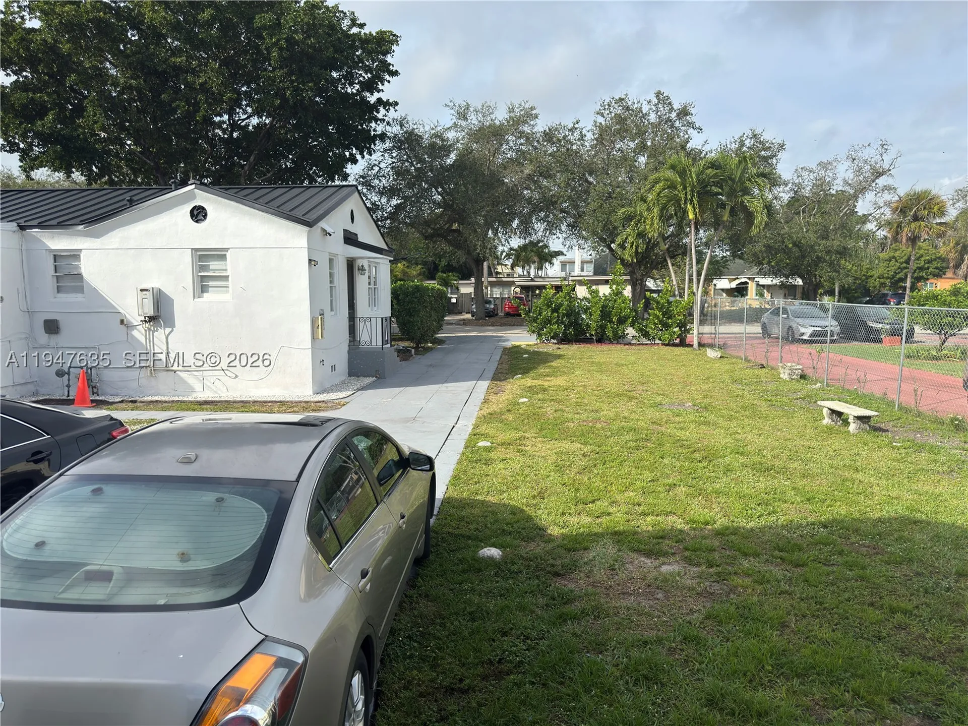 921 N 17th Court Hollywood FL 33020
