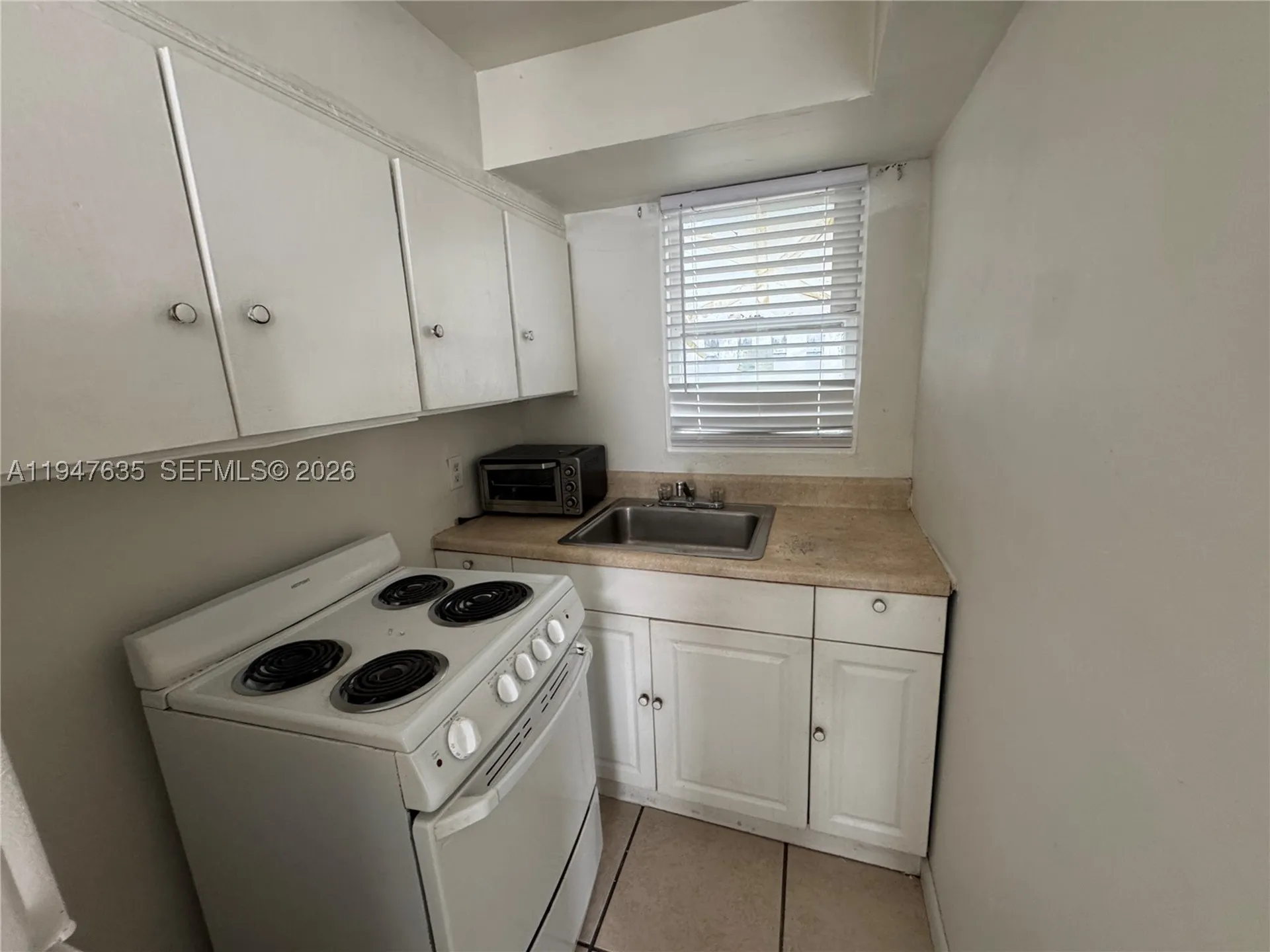 921 N 17th Court Hollywood FL 33020