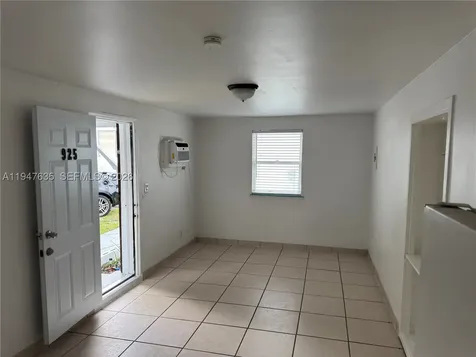 921 N 17th Court Hollywood FL 33020