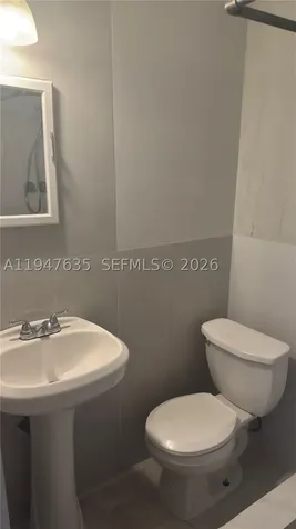 921 N 17th Court Hollywood FL 33020