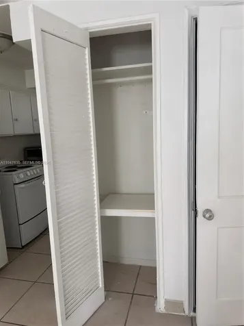 921 N 17th Court Hollywood FL 33020