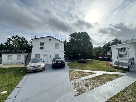 921 N 17th Court Hollywood FL 33020