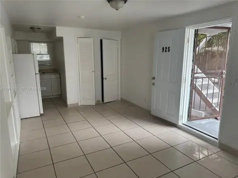 921 N 17th Court Hollywood FL 33020