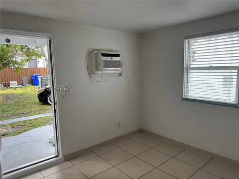 921 N 17th Court Hollywood FL 33020
