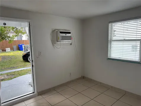 921 N 17th Court Hollywood FL 33020