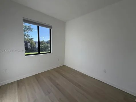909 NE 211th Street Miami FL 33179