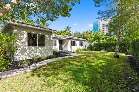 251 NE 44th Street Miami FL 33137
