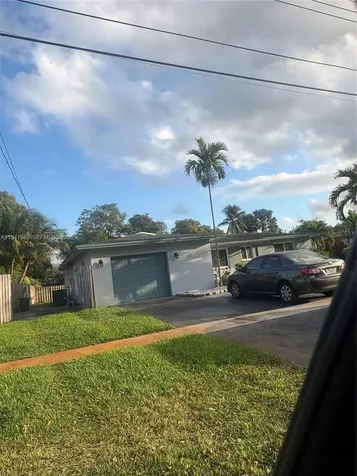 800 NW 48th Terrace Plantation FL 33317