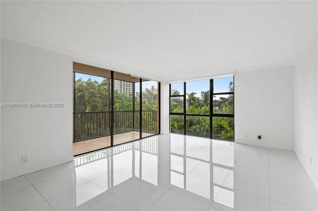 20335 W Country Club Drive Aventura FL 33180