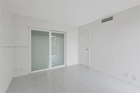 20335 W Country Club Drive Aventura FL 33180