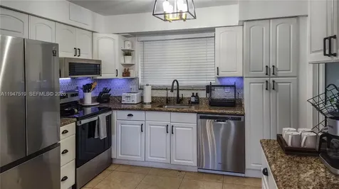 4420 NE 15th Avenue Oakland Park FL 33334