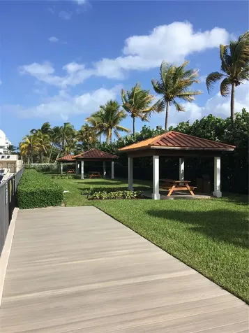 2625 Collins Avenue Miami Beach FL 33140