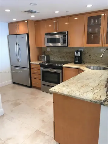 2625 Collins Avenue Miami Beach FL 33140
