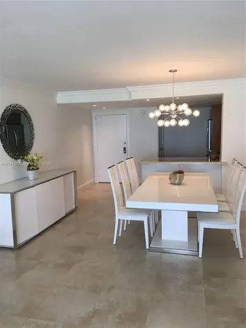 2625 Collins Avenue Miami Beach FL 33140