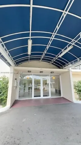 2821 N Miami Beach Boulevard Aventura FL 33160