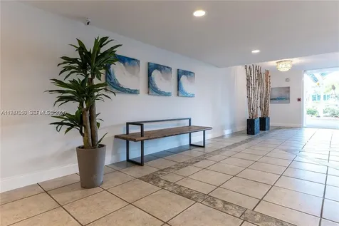 2821 N Miami Beach Boulevard Aventura FL 33160