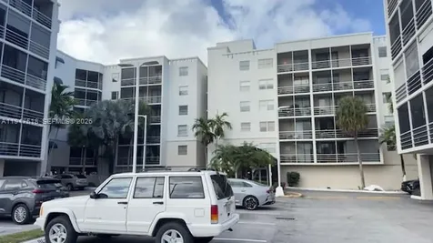 2821 N Miami Beach Boulevard Aventura FL 33160