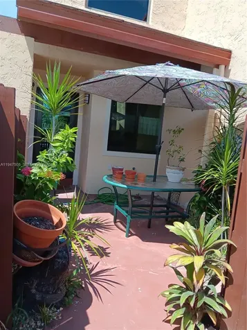 271 W Park Drive Miami FL 33172