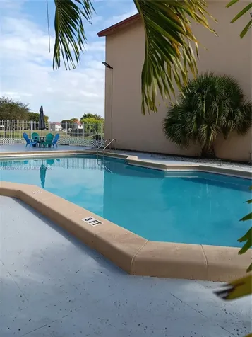 271 W Park Drive Miami FL 33172