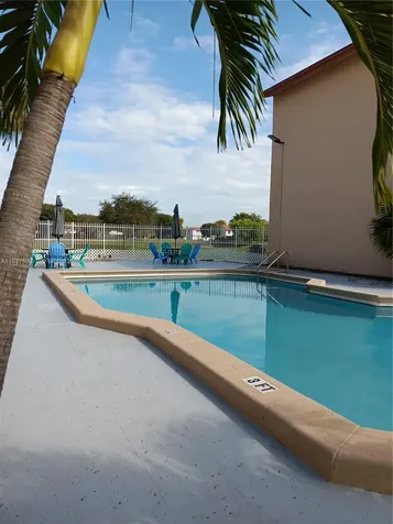 271 W Park Drive Miami FL 33172