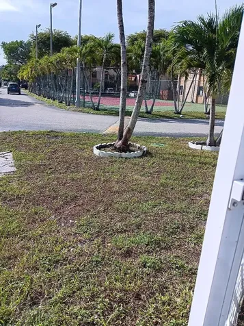 271 W Park Drive Miami FL 33172