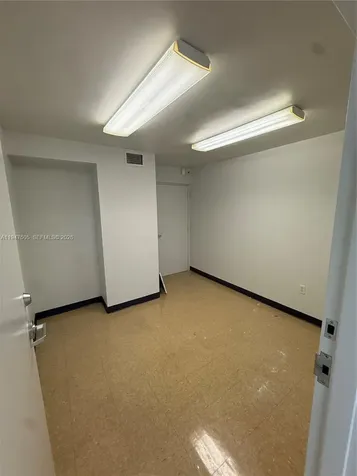 262 Miracle Mile Coral Gables FL 33134