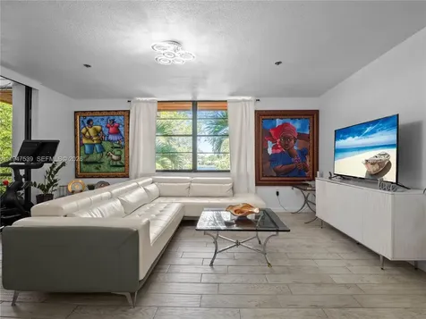 671 NE 195th Street Miami FL 33179