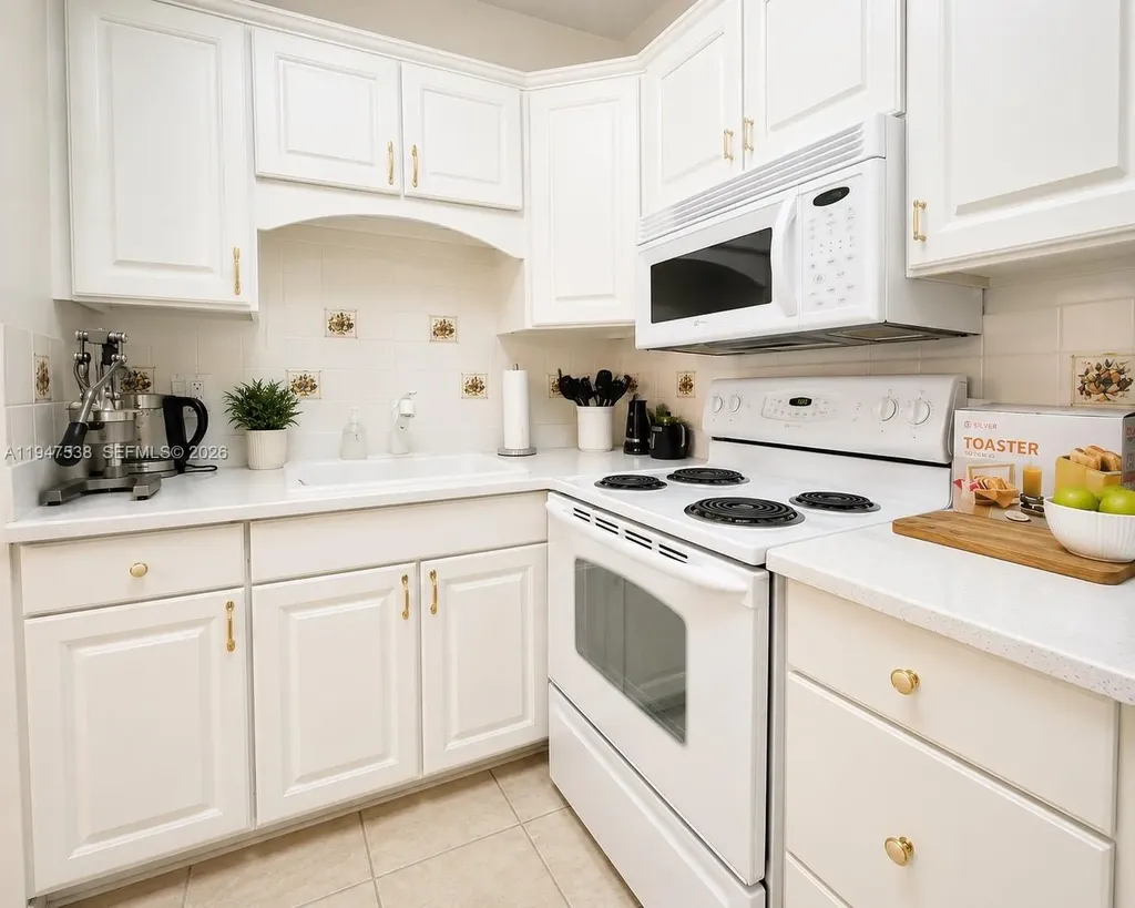 1520 Mckinley Street Hollywood FL 33020