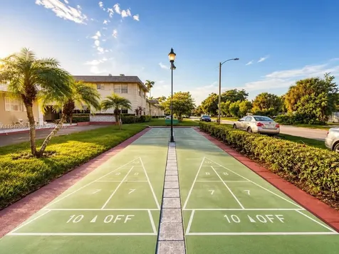 1520 Mckinley Street Hollywood FL 33020