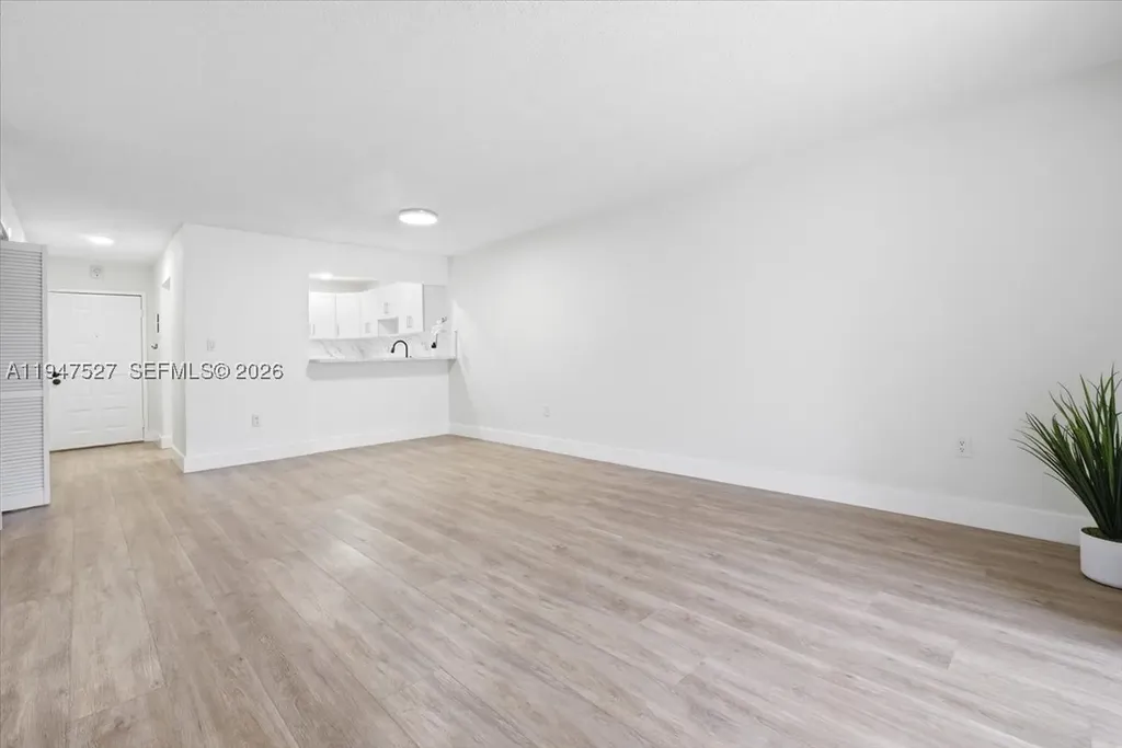 6960 Miami Gardens Drive Hialeah FL 33015