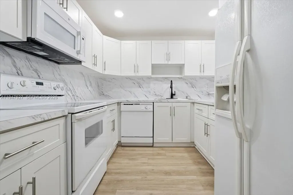 6960 Miami Gardens Drive Hialeah FL 33015