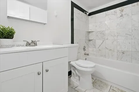 6960 Miami Gardens Drive Hialeah FL 33015