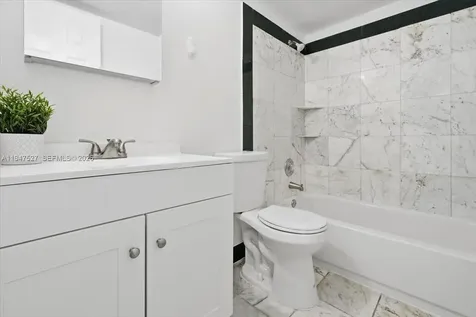 6960 Miami Gardens Drive Hialeah FL 33015