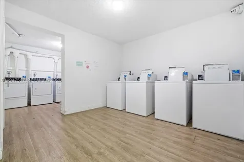 6960 Miami Gardens Drive Hialeah FL 33015