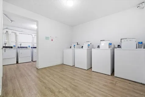 6960 Miami Gardens Drive Hialeah FL 33015