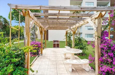 6960 Miami Gardens Drive Hialeah FL 33015