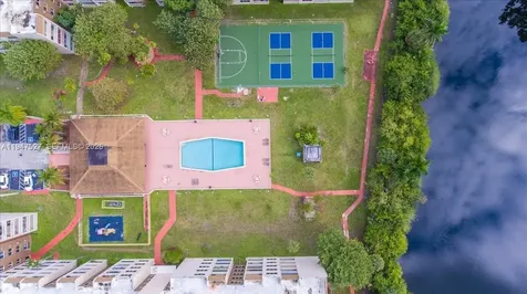 6960 Miami Gardens Drive Hialeah FL 33015