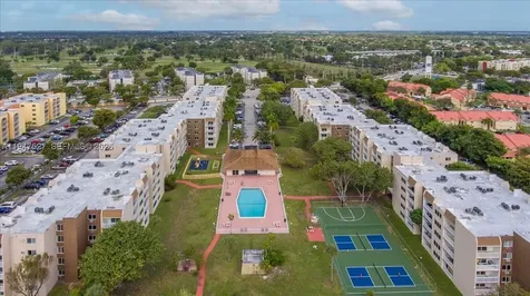 6960 Miami Gardens Drive Hialeah FL 33015