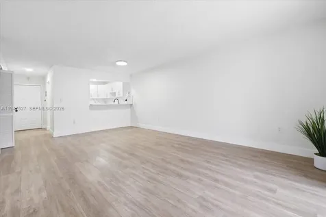 6960 Miami Gardens Drive Hialeah FL 33015