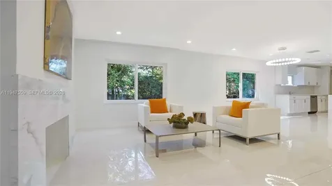 7710 Beachview Drive North Bay Village FL 33141