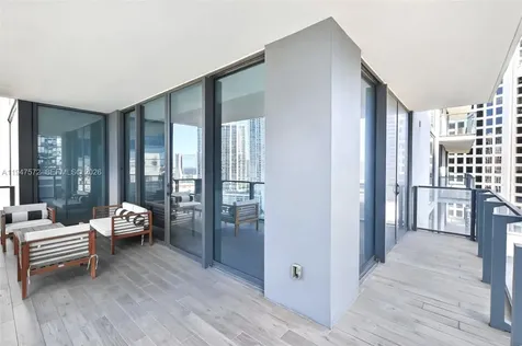 68 SE 6th Street Miami FL 33131