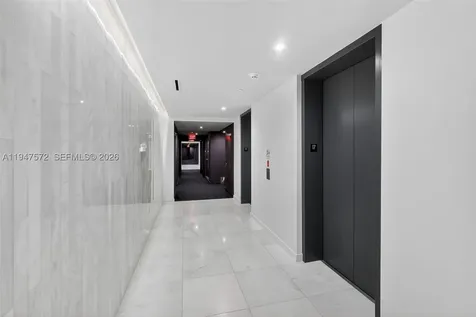68 SE 6th Street Miami FL 33131
