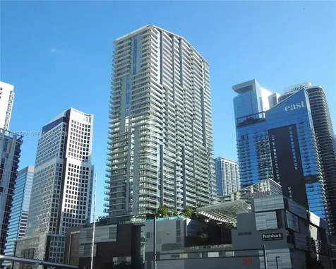 68 SE 6th Street Miami FL 33131