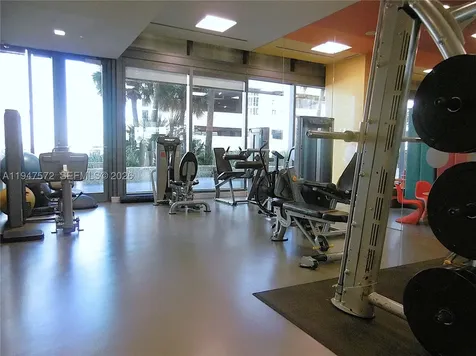 68 SE 6th Street Miami FL 33131